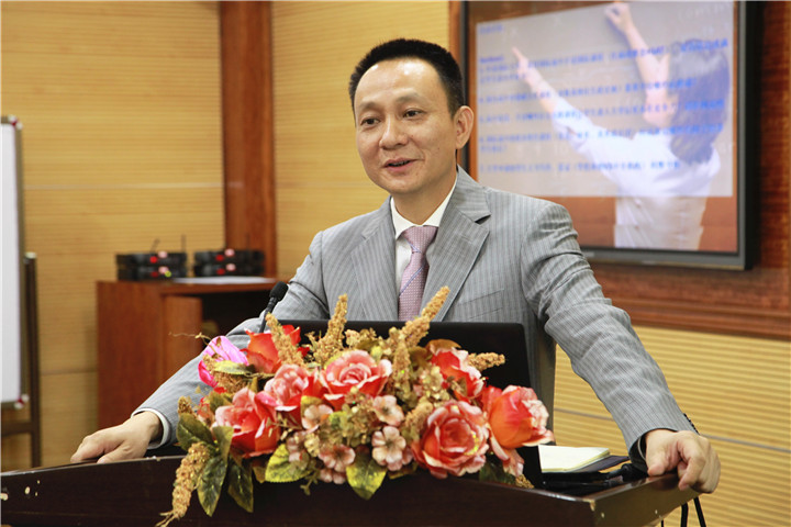 共享世界教育資源，培養國際精英人才