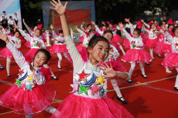 精彩中英文，秀出你我他——深圳市龍華中英文實驗學校第18屆素質教育成果展示活動品質再提升