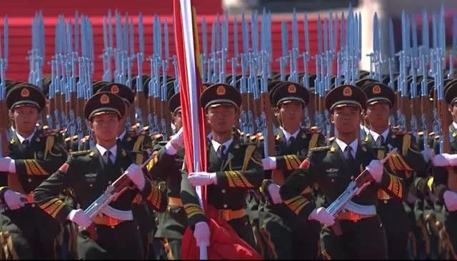 燃爆了！主席沙場(chǎng)點(diǎn)兵，這些事兒一定講給孩子聽(tīng)！