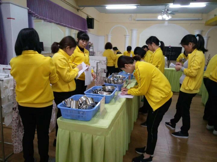 給孩子一個溫暖舒適的環境 ——公明第二幼兒園保育老師技能比賽